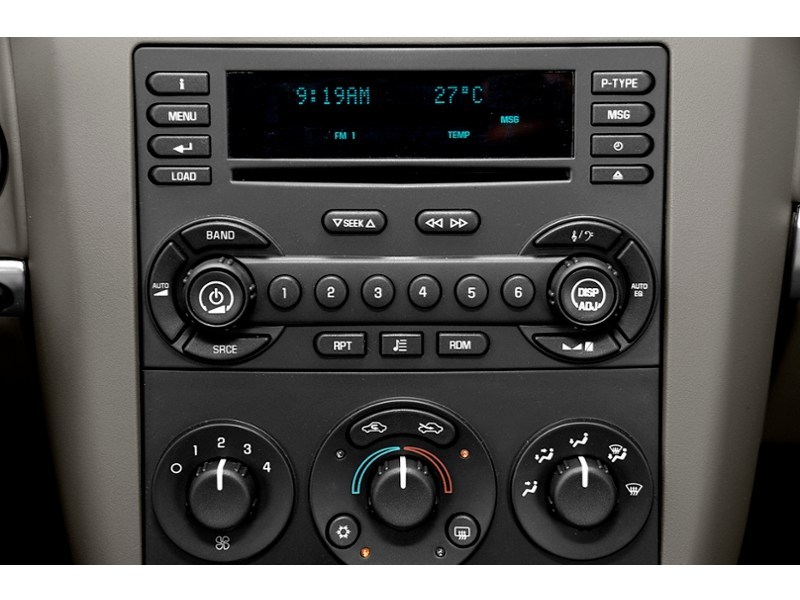 2004 Chevrolet Malibu MAXX 4dr Sdn LS Interior Shot 2