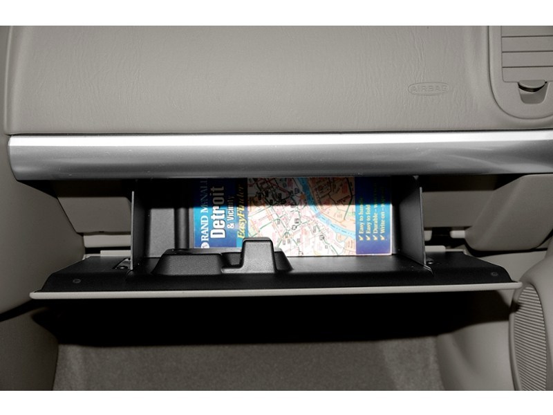 2004 Chevrolet Malibu MAXX 4dr Sdn LS Interior Shot 4