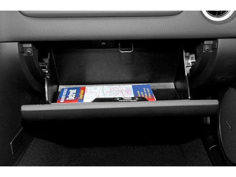 2004 Mazda MX-5 Miata 2dr Conv GS Manual Interior Shot 4