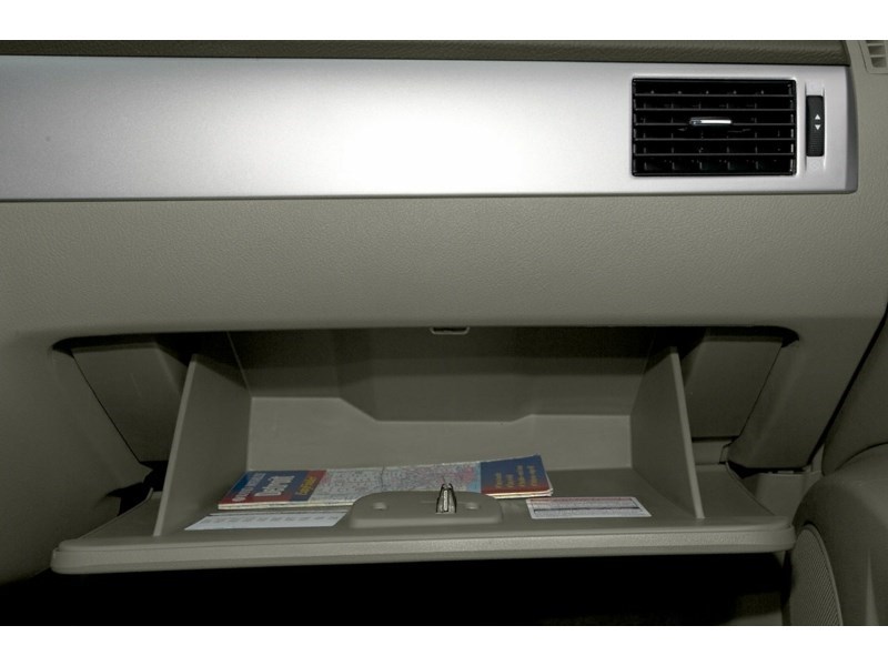 2005 Chevrolet Optra 4dr Sdn LS Interior Shot 4