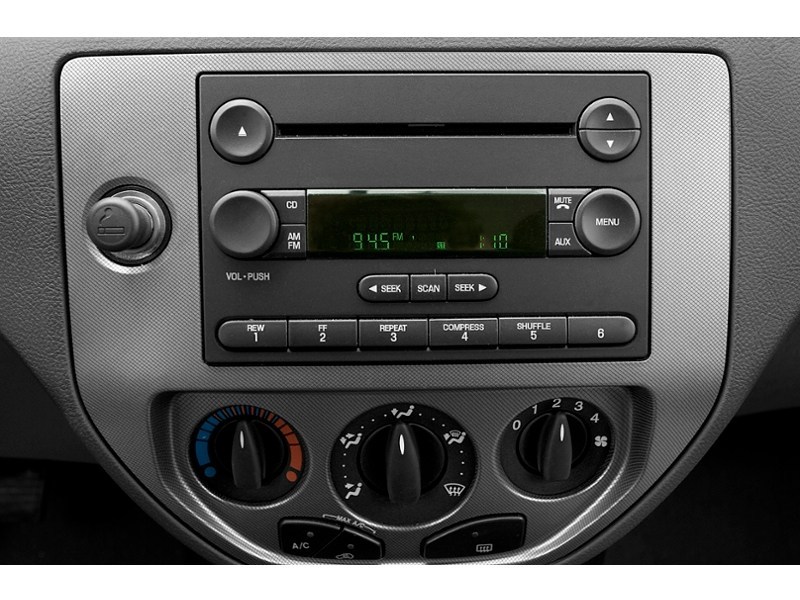 2007 Ford Focus 4dr Sdn S Interior Shot 2
