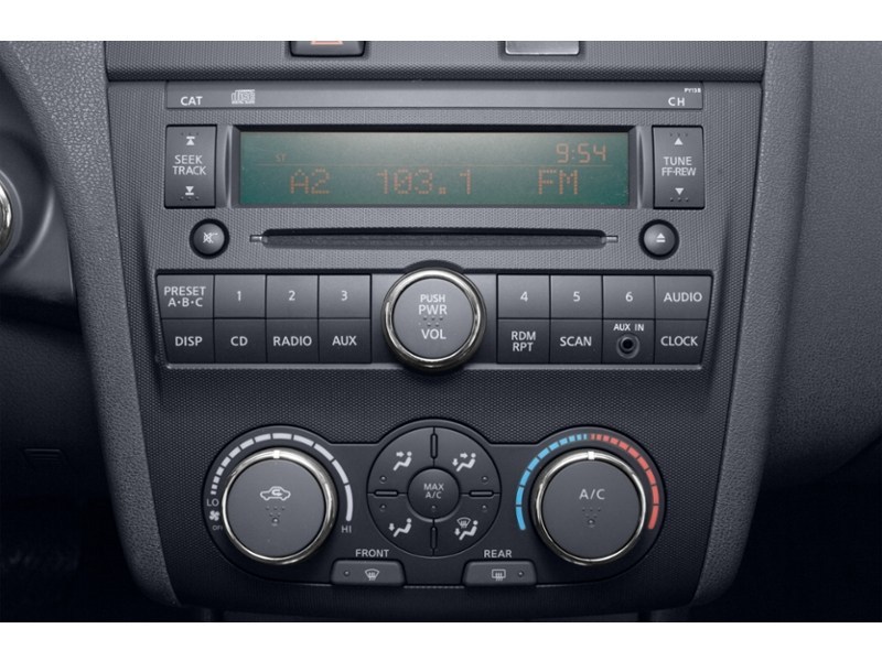 2007 Nissan Altima 4dr Sdn I4 CVT 2.5 S Interior Shot 2