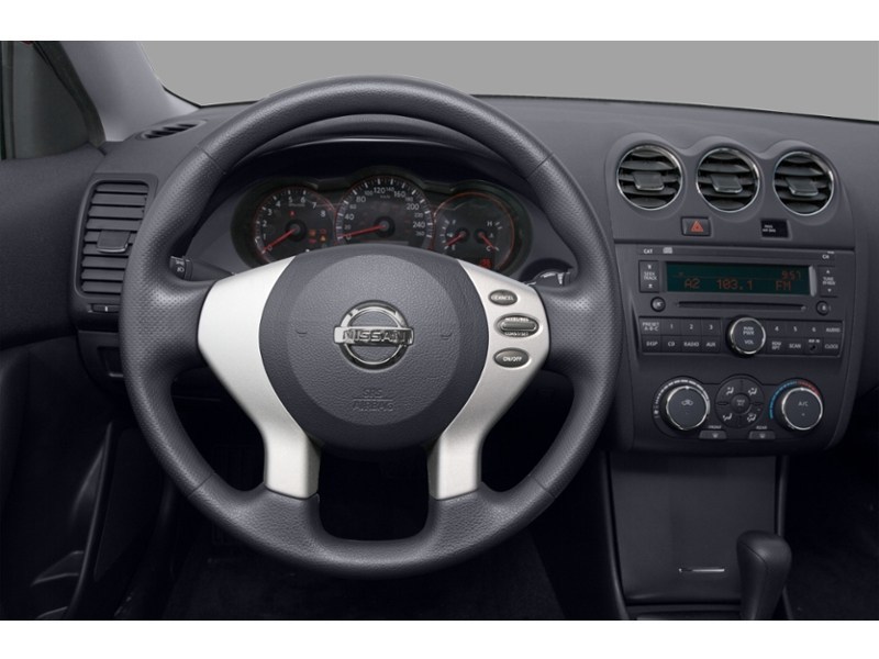 2007 Nissan Altima 4dr Sdn I4 CVT 2.5 S Interior Shot 3