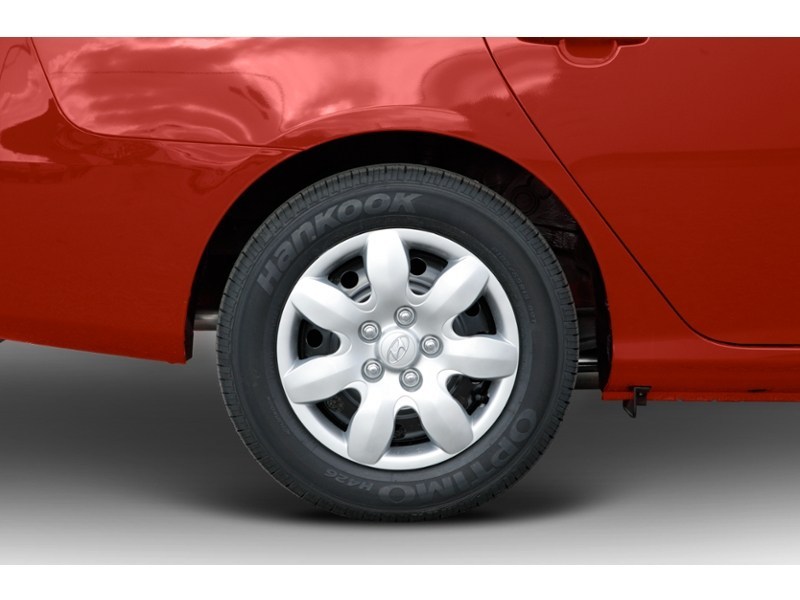 2008 Hyundai Elantra 4dr Sdn Auto GL Exterior Shot 5