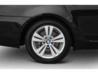 2009 BMW 528 4dr Sdn 528i RWD Exterior Shot 5