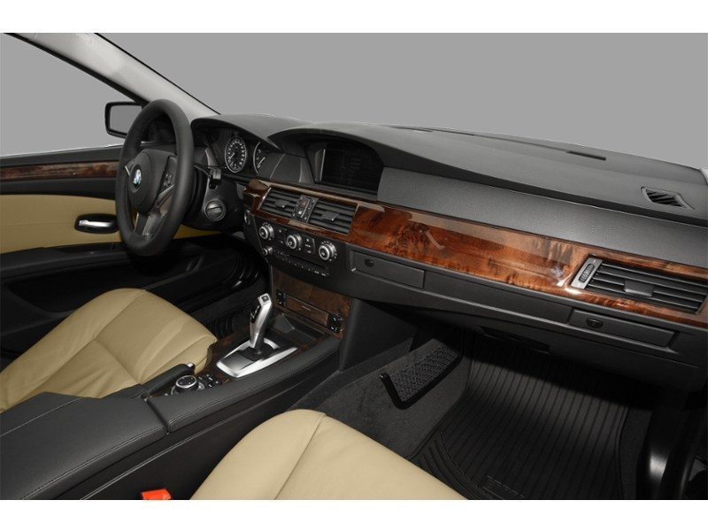 2009 BMW 528 4dr Sdn 528i RWD Interior Shot 1