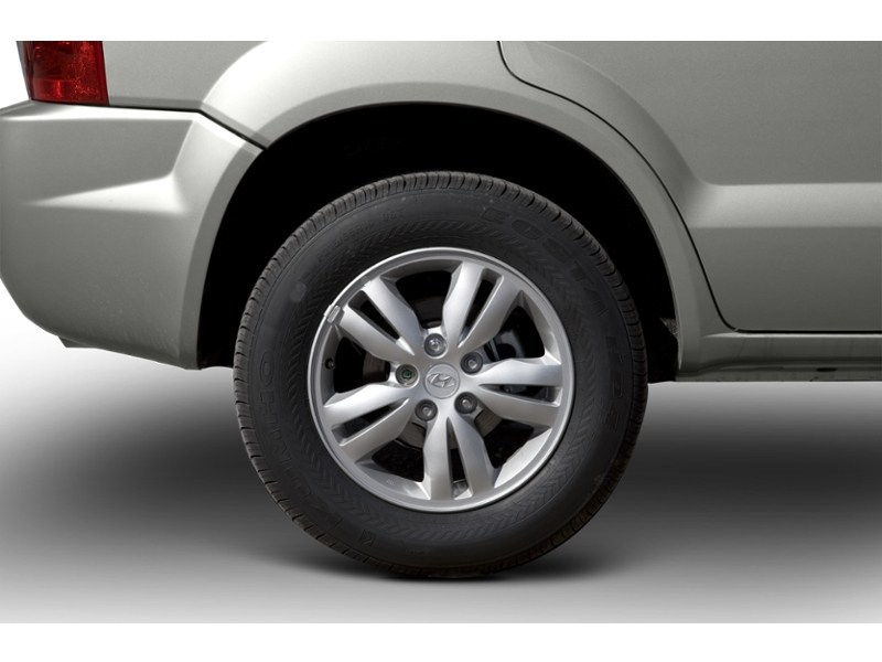 2009 Hyundai Tucson FWD 4dr I4 Auto 25th Anniversary Exterior Shot 5