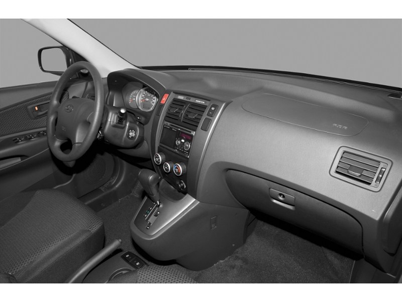 2009 Hyundai Tucson FWD 4dr I4 Auto 25th Anniversary Interior Shot 1