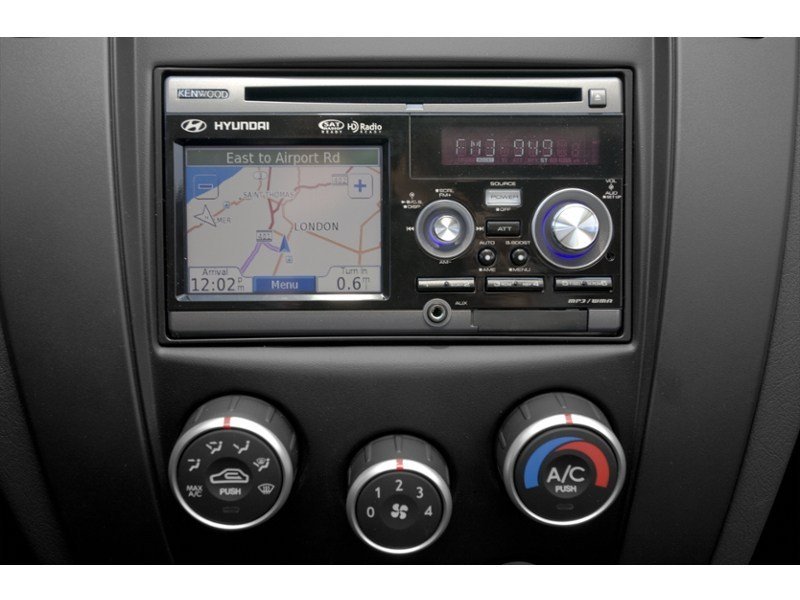 2009 Hyundai Tucson FWD 4dr I4 Auto 25th Anniversary Interior Shot 2