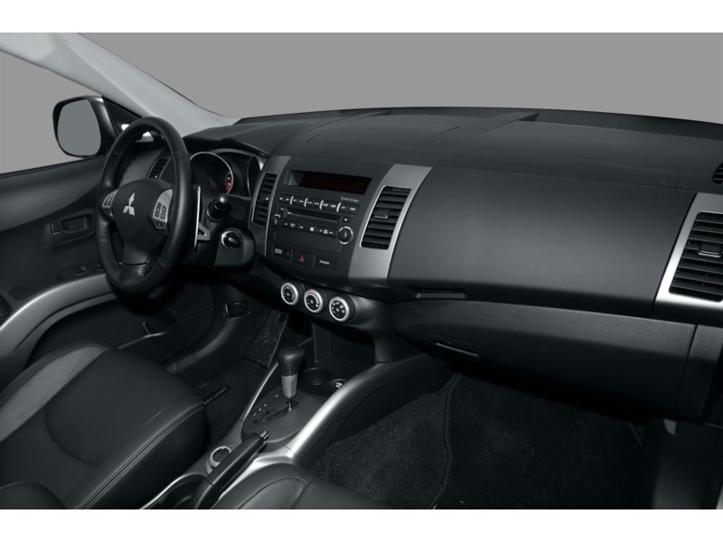 2009 Mitsubishi Outlander 4WD 4dr ES Interior Shot 1