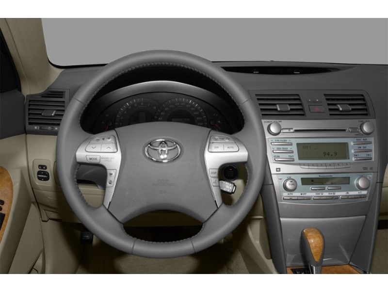 2009 Toyota Camry 4dr Sdn I4 Man SE Interior Shot 3