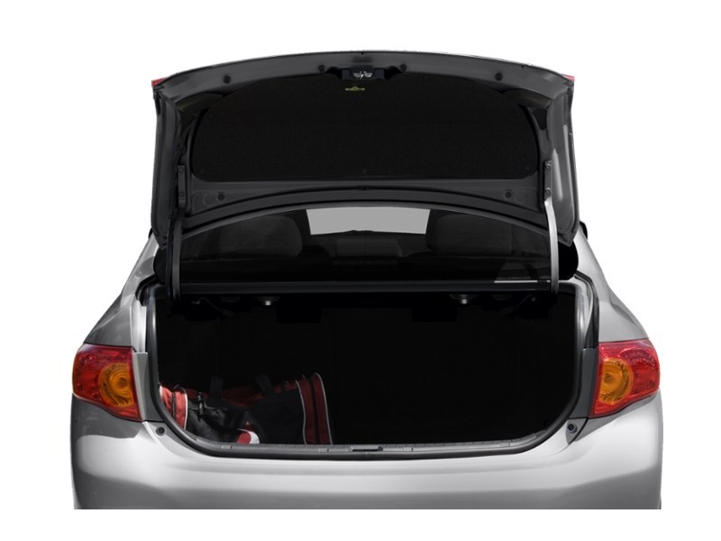 2009 Toyota Corolla 4dr Sdn Auto LE Exterior Shot 4