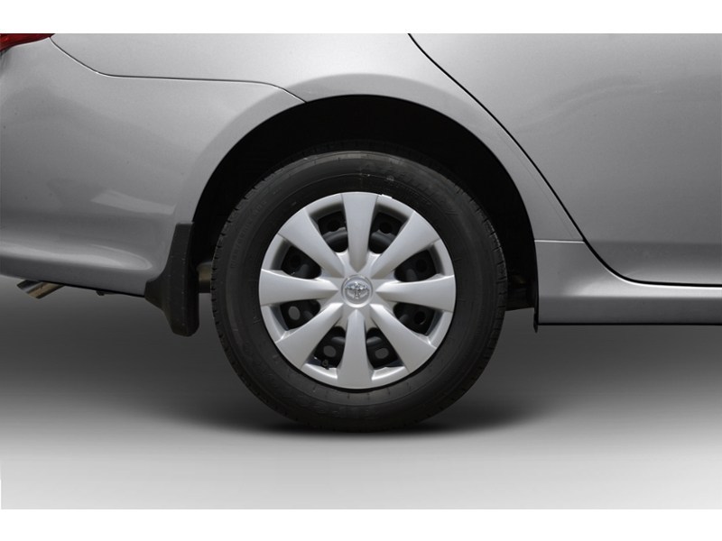 2009 Toyota Corolla 4dr Sdn Auto LE Exterior Shot 5