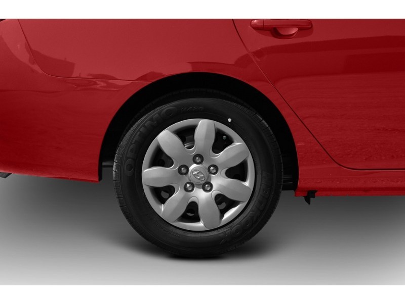 2010 Hyundai Elantra 4dr Sdn Auto GL Exterior Shot 5