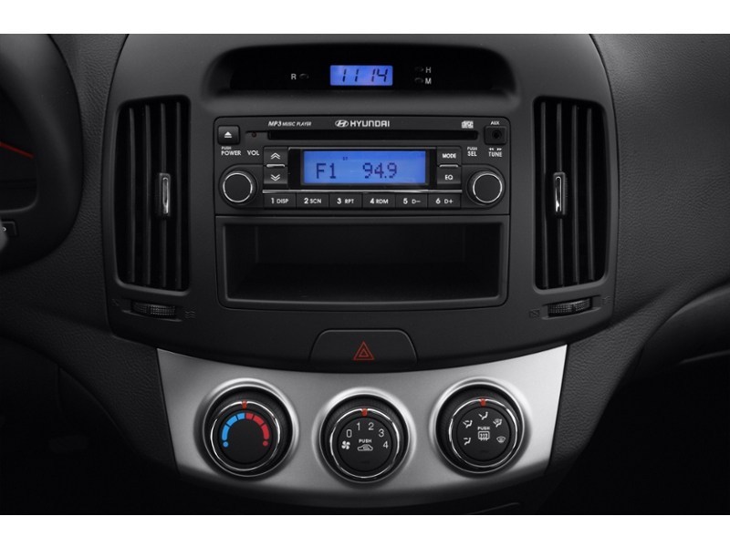 2010 Hyundai Elantra 4dr Sdn Auto GL Interior Shot 2