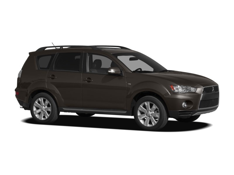 2010 Mitsubishi Outlander 4WD 4dr GT Exterior Shot 9