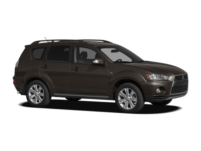 2010 Mitsubishi Outlander 2WD 4dr ES Exterior Shot 9