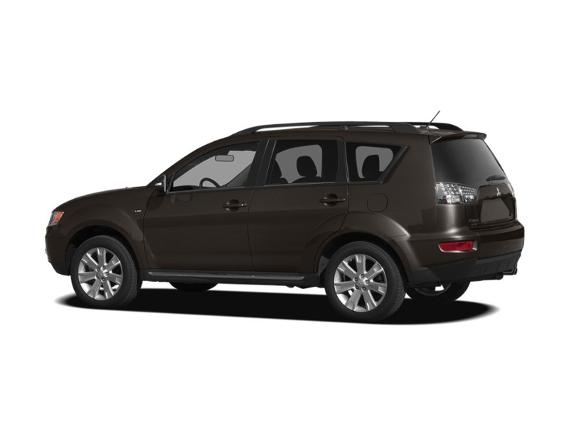 2010 Mitsubishi Outlander 2WD 4dr ES Exterior Shot 13
