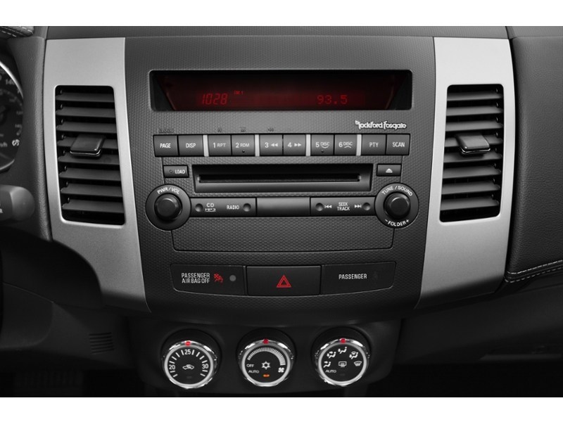 2010 Mitsubishi Outlander 2WD 4dr ES Interior Shot 2