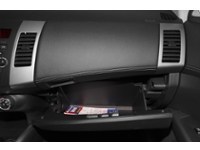 2010 Mitsubishi Outlander 2WD 4dr ES Interior Shot 4