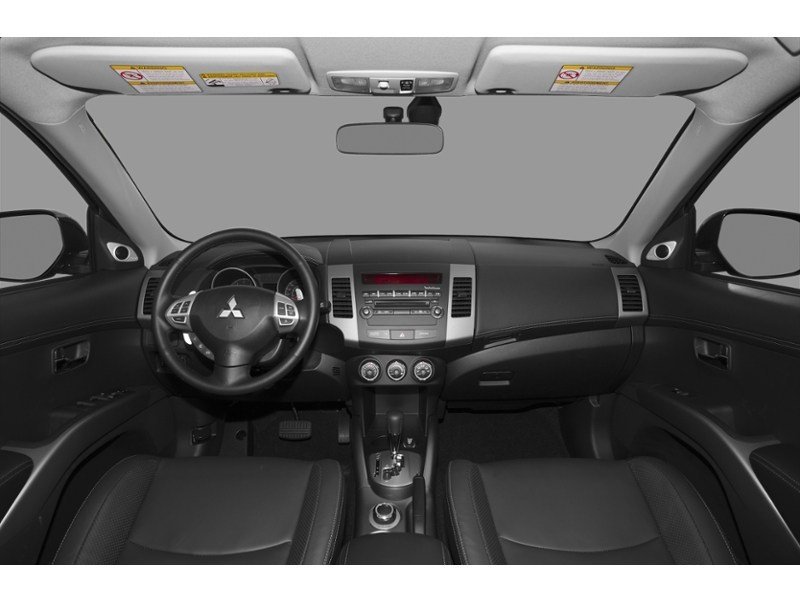 2010 Mitsubishi Outlander 2WD 4dr ES Interior Shot 7