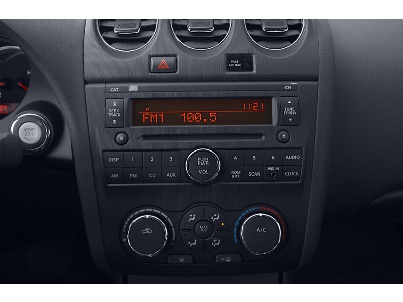 2010 Nissan Altima 2dr Cpe I4 CVT 2.5 S Interior Shot 2