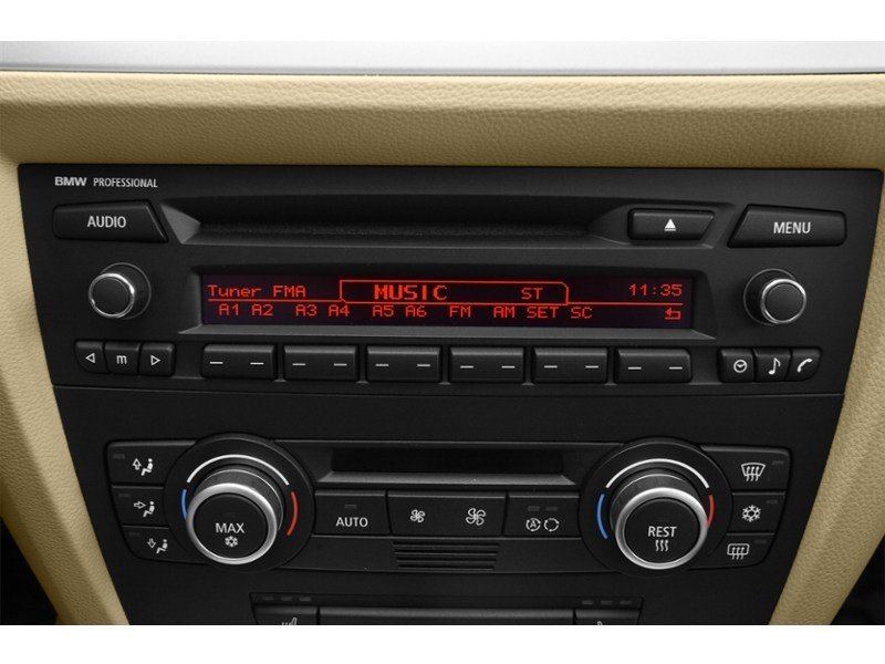 2011 BMW 328 4dr Sdn 328i xDrive AWD Classic Ed Interior Shot 2