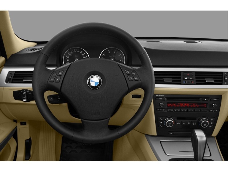 2011 BMW 328 4dr Sdn 328i xDrive AWD Classic Ed Interior Shot 3