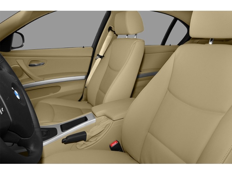 2011 BMW 328 4dr Sdn 328i xDrive AWD Classic Ed Interior Shot 5