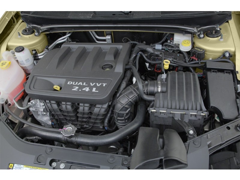 2011 Chrysler 200 4dr Sdn Touring Exterior Shot 3