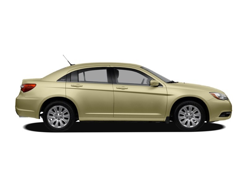 2011 Chrysler 200 4dr Sdn Touring Exterior Shot 16