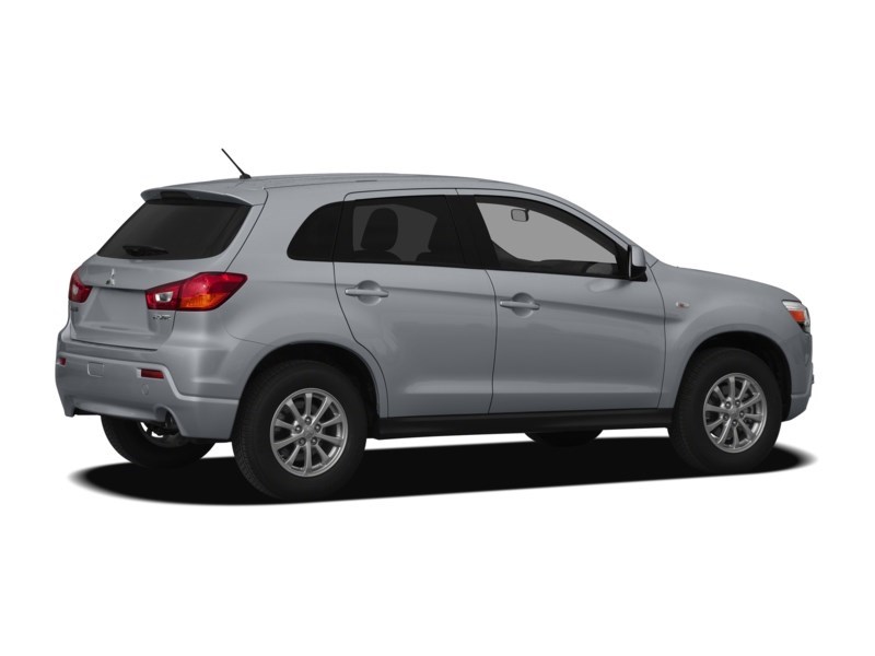 2011 Mitsubishi RVR 2WD 4dr CVT SE Exterior Shot 2