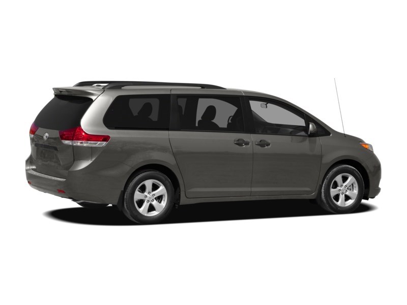 2011 Toyota Sienna 5dr V6 7-Pass FWD Exterior Shot 2