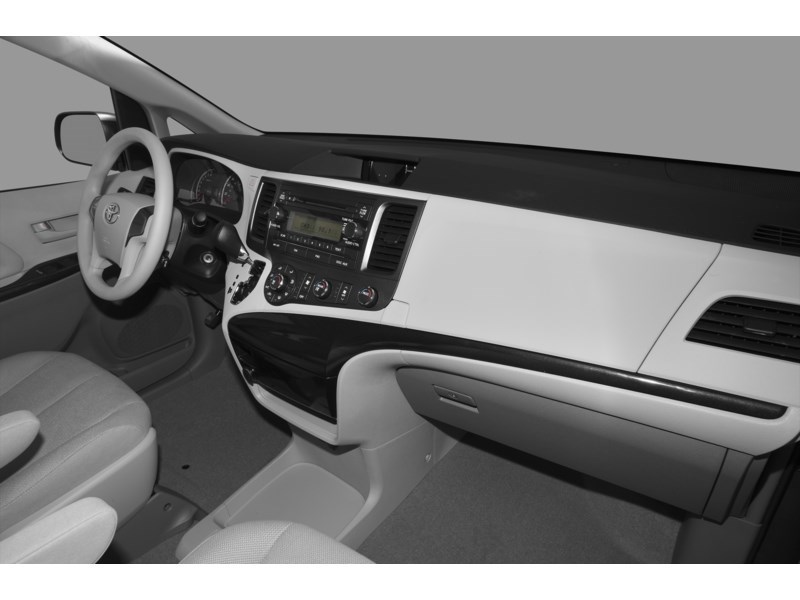 2011 Toyota Sienna 5dr V6 7-Pass FWD Interior Shot 1
