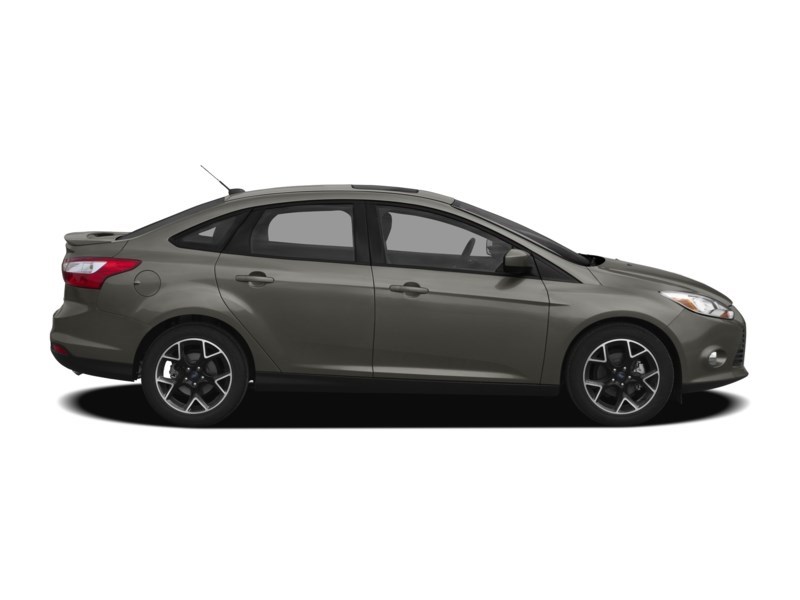 2012 Ford Focus 4dr Sdn SE Exterior Shot 16