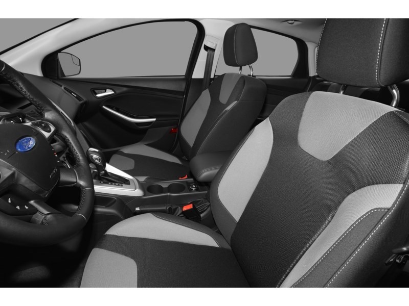 2012 Ford Focus 4dr Sdn SE Interior Shot 5