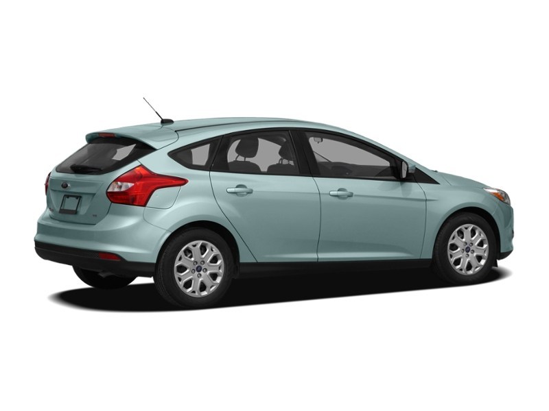 2012 Ford Focus 5dr HB SE Exterior Shot 2