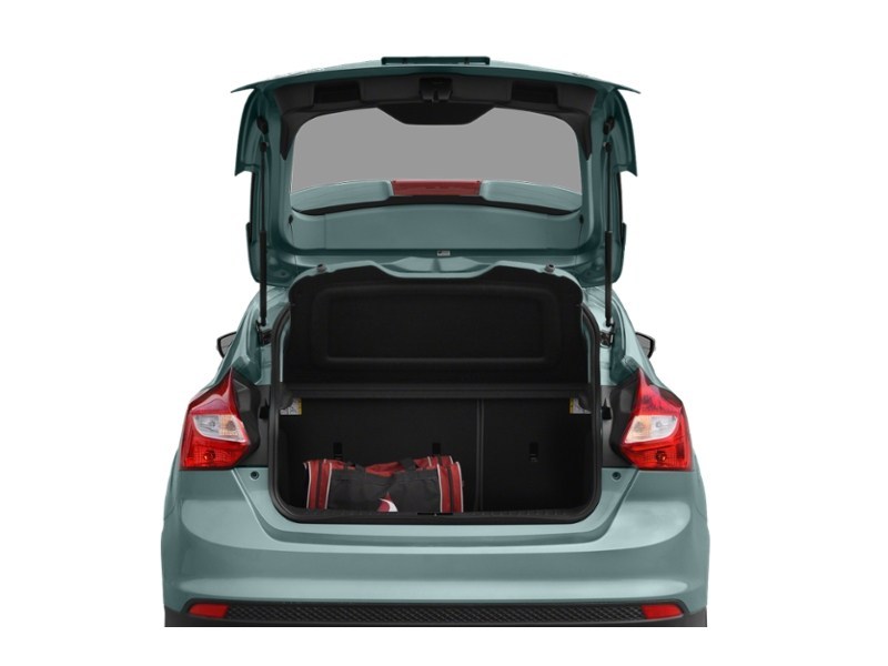2012 Ford Focus 5dr HB SE Exterior Shot 4