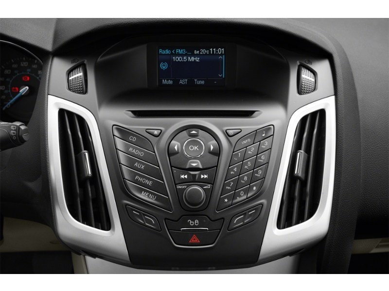 2012 Ford Focus 5dr HB SE Interior Shot 2