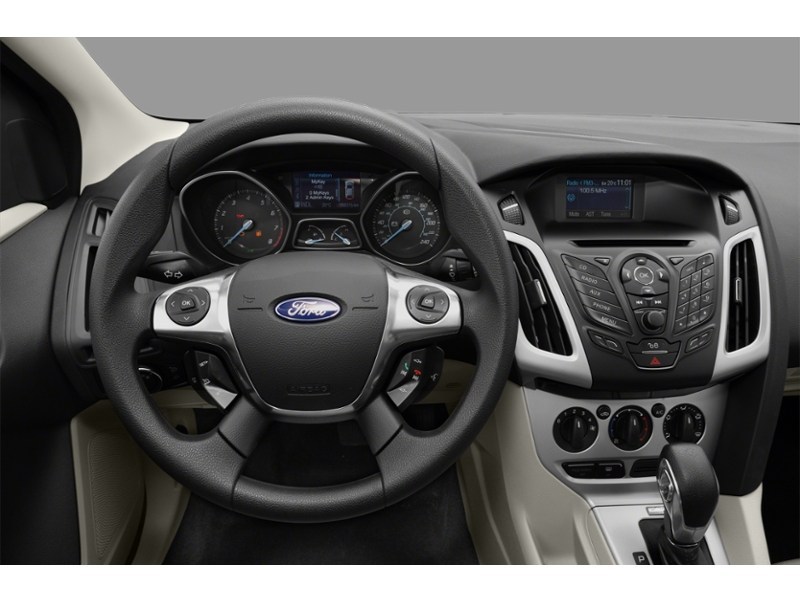 2012 Ford Focus 5dr HB SE Interior Shot 3