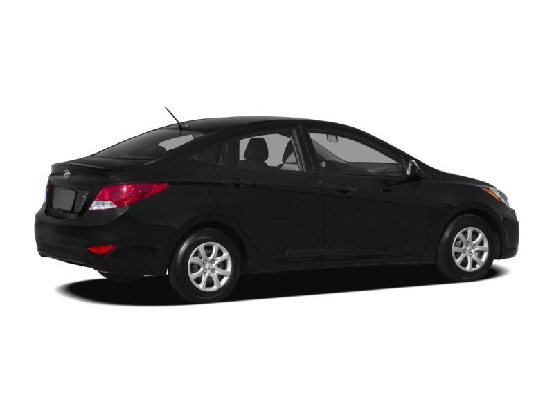 2012 Hyundai Accent 4dr Sdn Auto GLS Exterior Shot 2