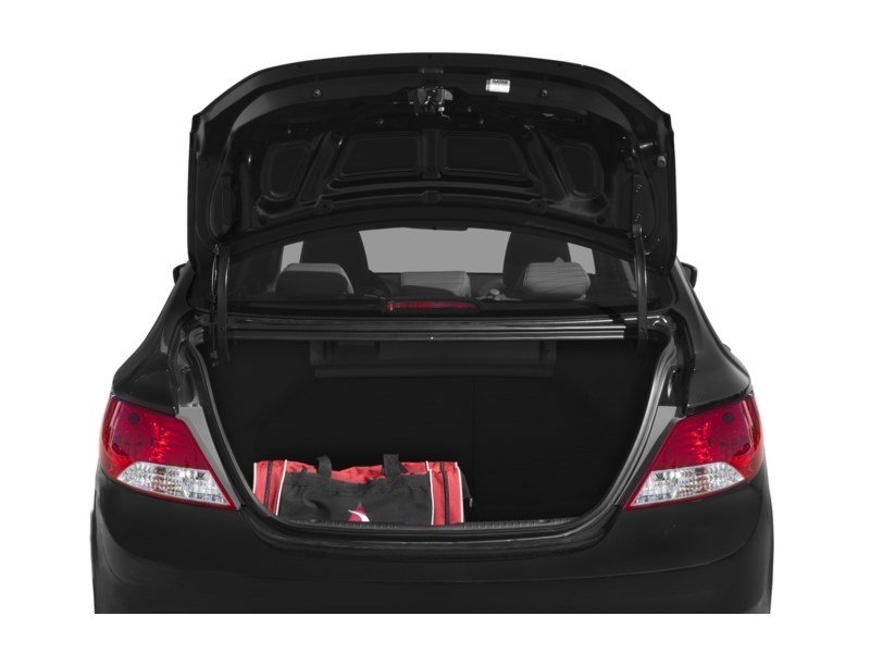 2012 Hyundai Accent 4dr Sdn Auto GLS Exterior Shot 4