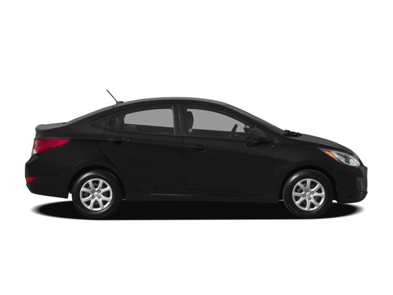 2012 Hyundai Accent 4dr Sdn Man GL Exterior Shot 11
