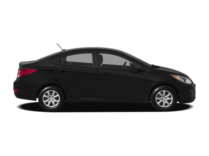 2012 Hyundai Accent 4dr Sdn Man GL Exterior Shot 16