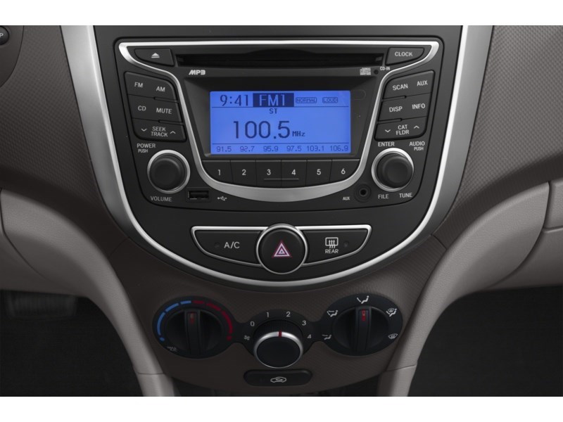2012 Hyundai Accent 4dr Sdn Man GL Interior Shot 2
