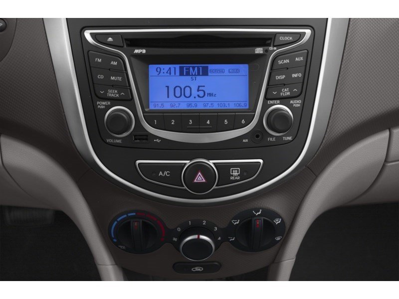2012 Hyundai Accent 4dr Sdn Auto GLS Interior Shot 2