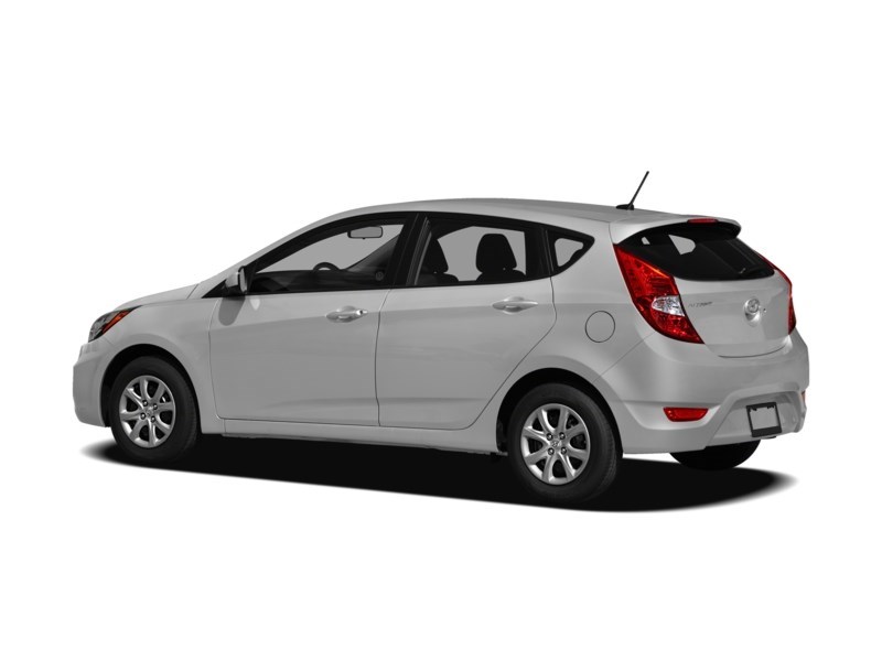 2012 Hyundai Accent 5dr HB Man GL Exterior Shot 13
