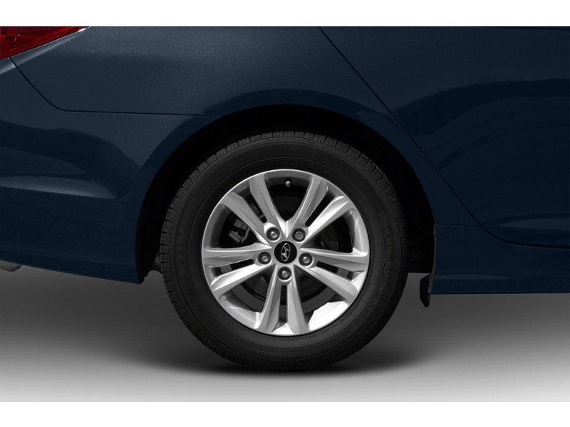 2012 Hyundai Sonata 4dr Sdn 2.4L Auto GLS Exterior Shot 5