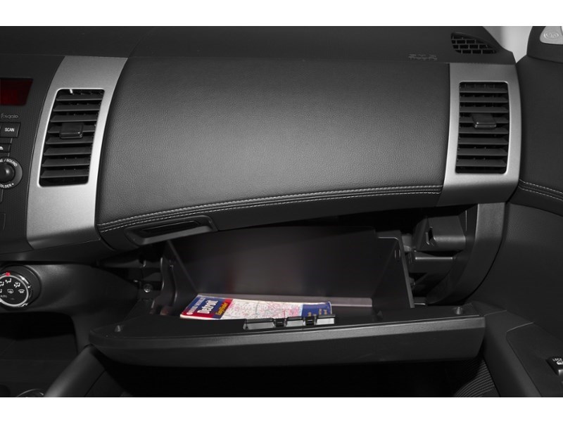 2012 Mitsubishi Outlander 4WD 4dr ES Interior Shot 3