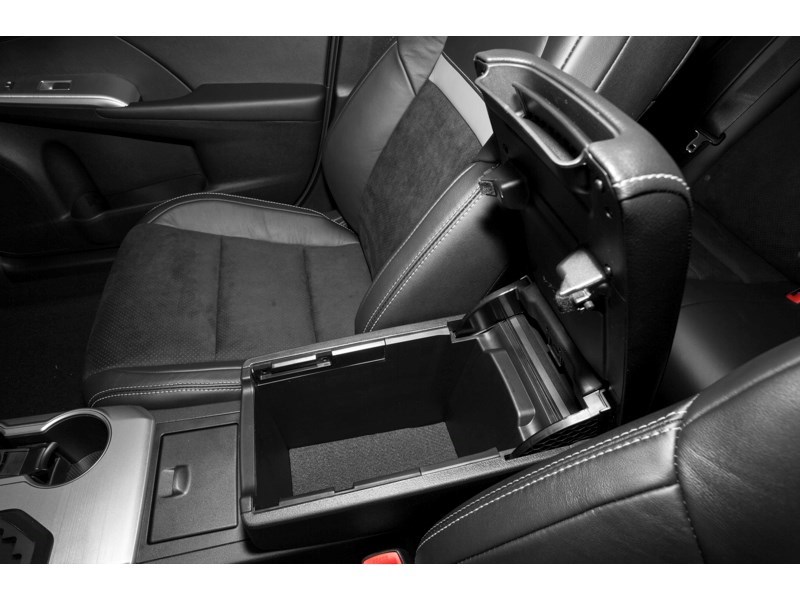 2024 Kia Seltos EX Premium AWD Interior Shot 6